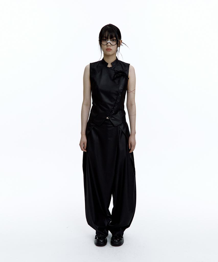 Kasiko Pintuck Asymmetric Trousers Black