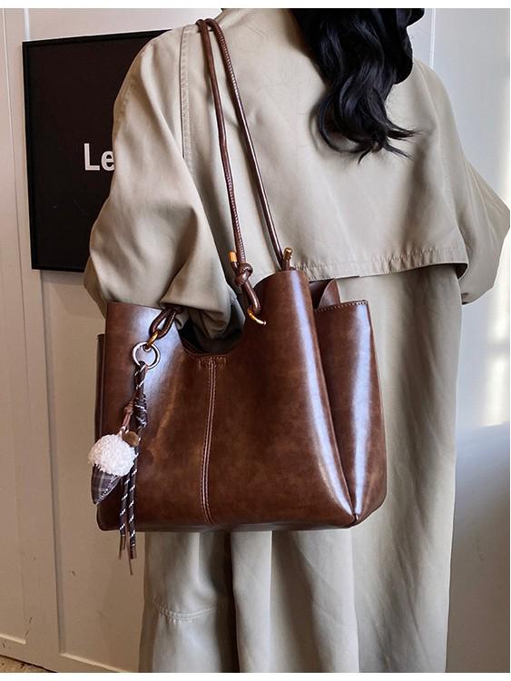 Women's Large Capacity Retro Shoulder Tote - 2025 Spring/Summer Fashion