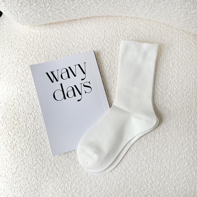 

Ladies Pure Cotton Mid-calf Socks, Boneless Seam, Loose-fitting Postpartum Socks, All-cotton Sweat-absorbing Ladies Pile Socks, No Constricting Feet 1 pair білий