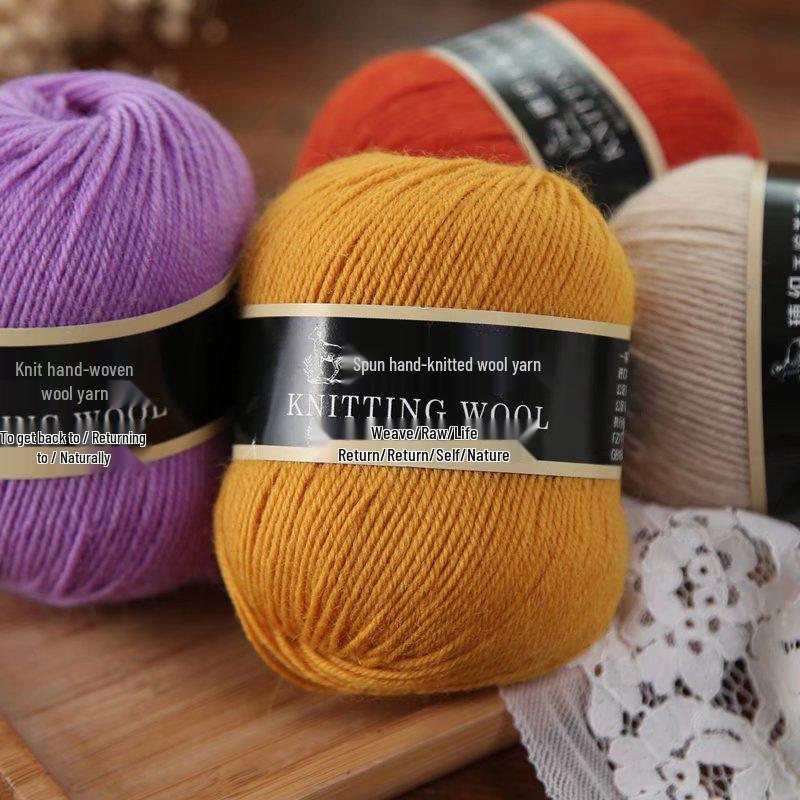 Pure Wool Medium-Thickness Yarn for Hand-Knitted Cardigans, Sweaters, and Scarves.