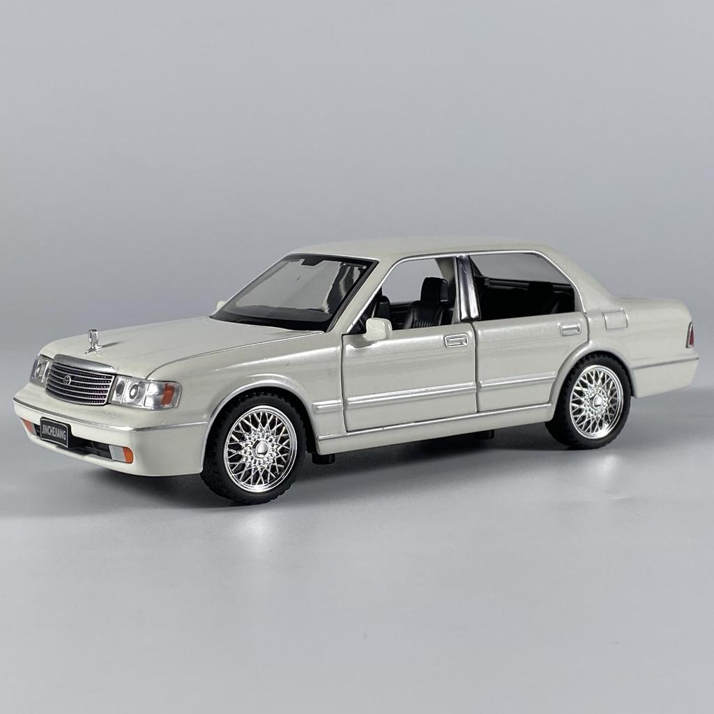 1:32 Toyota Crown Royal Classic Vehicle Alloy Car Model Diecast Metal Toy Car Model Sound And Light Kid Gift With Boyfriend Boys