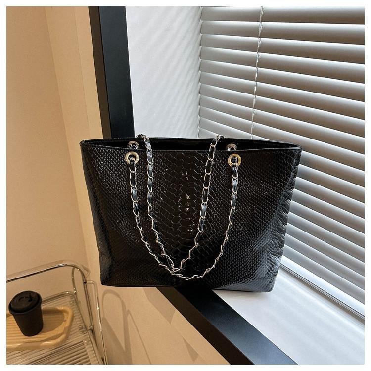 

2023 Spring Summer New Solid Color Fashion Korean Style Women s Shoulder Bag Casual Armpit Tote Bag Simple Handbag чёрный