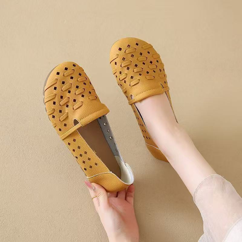 2025 summer new hollow hole shoes beef tendon soft sole one pedal casual breathable mother shoes flat single shoes women