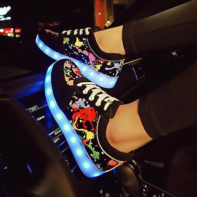 Leuchtende LED-Graffiti-Sneakers für den Sommer – USB-Aufladung, Low-Top-Paarschuhe