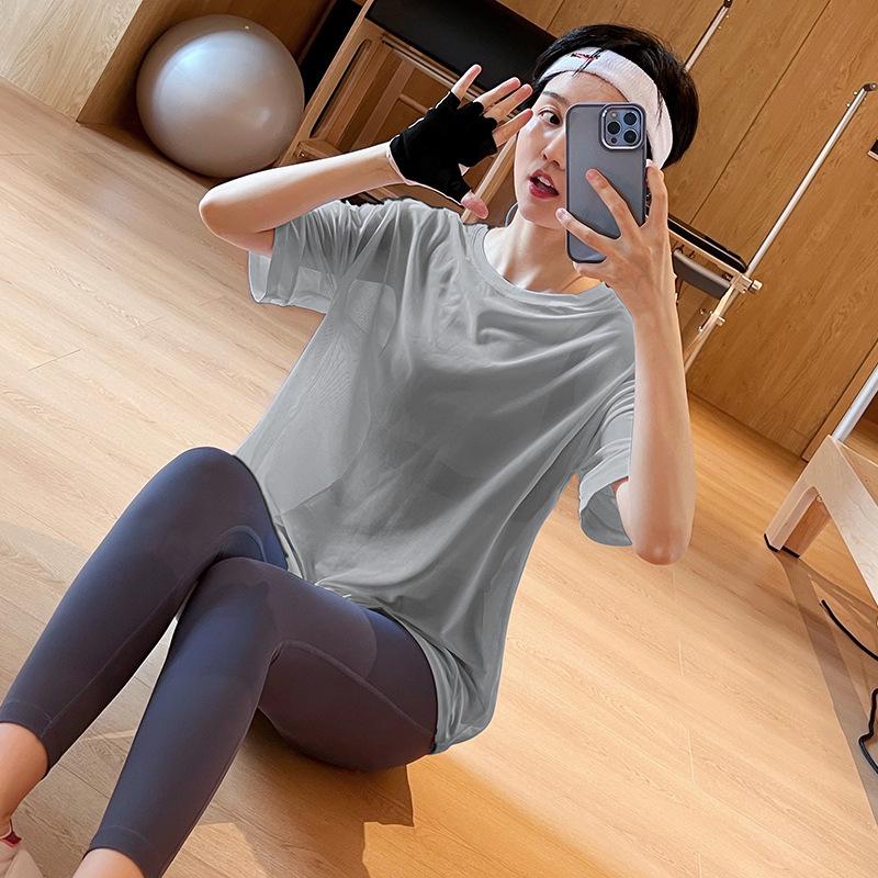 

2025 Breathable Quick-Dry Loose Fit Running & Yoga Short-Sleeve Top Medium