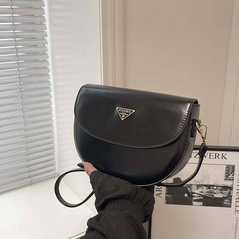 

Premium retro saddle bag women s versatile new niche design simple commuter shoulder messenger bag чёрный