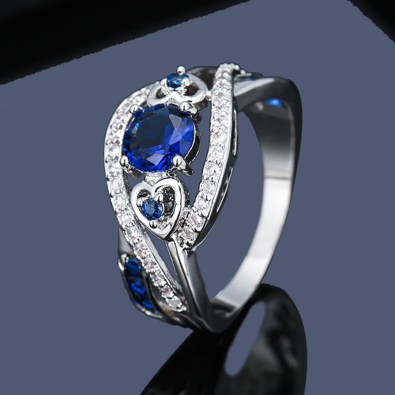 European & American Heart-Shaped Diamond Couple Ring - Metal Hollow Design, Inlaid Temperament Jewelry, Niche Style