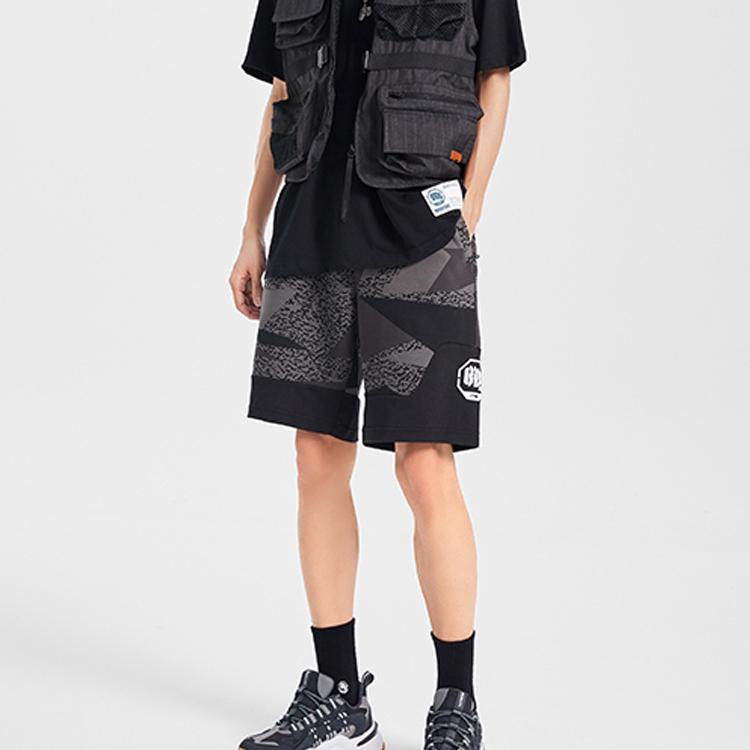 Li Ning Badfive Series Color Block Basketball Shorts Men Shorts Black AKSQ247-1