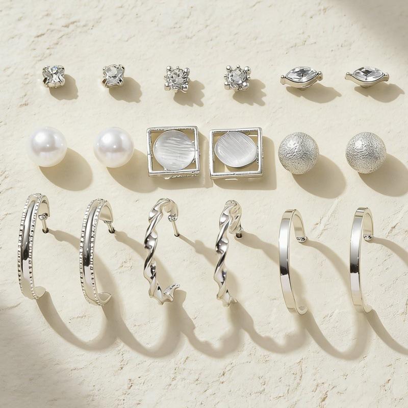 Elegant Pearl Cat Eye Stud Earrings - Light Luxury Fashion Alloy Accessories