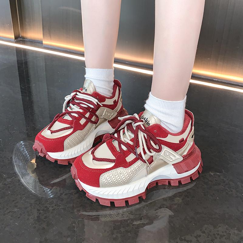 

2024 Новые женские повседневные кроссовки для гольфа Модные нескользящие Популярные осенние уличные женские кроссовки для бега на толстой подошве 40 красный