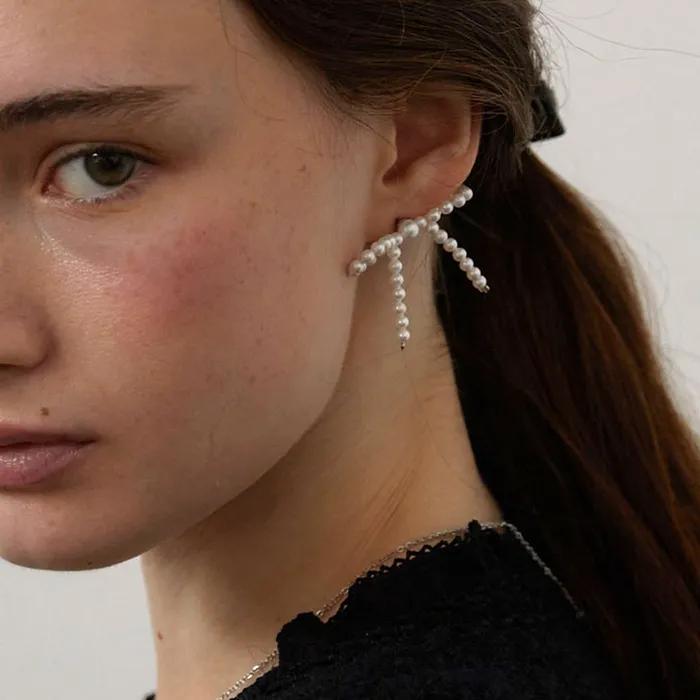 Minimal Pearl Ribbon Earrings (L244MER020)
