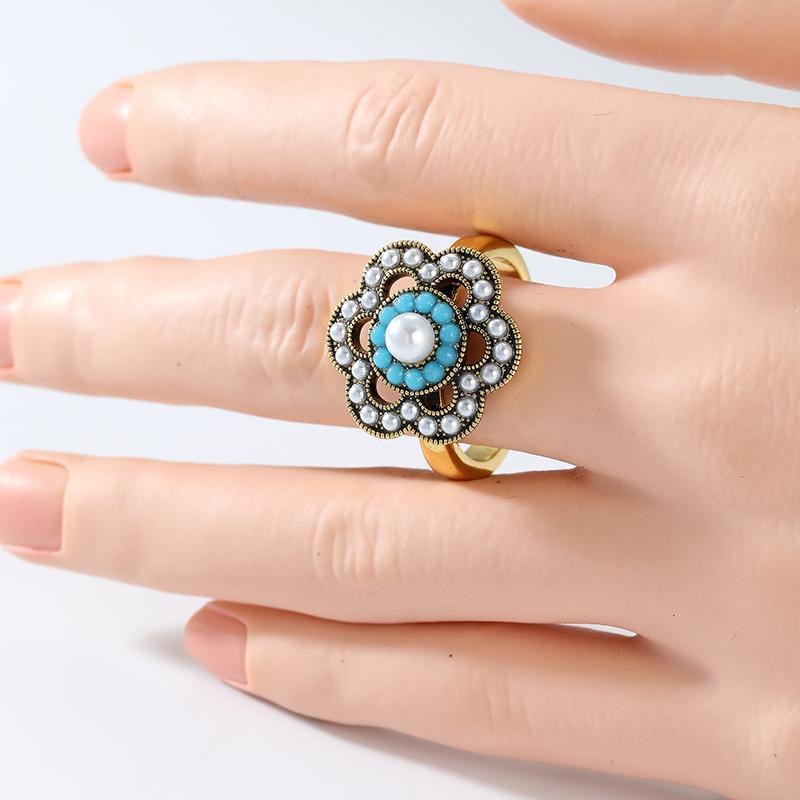 Vintage Inlaid Imitation Pearl Turquoise Flower Women's Ring Ethnic Gold Color Hand Carving Party Jewelry Anniversary Gift