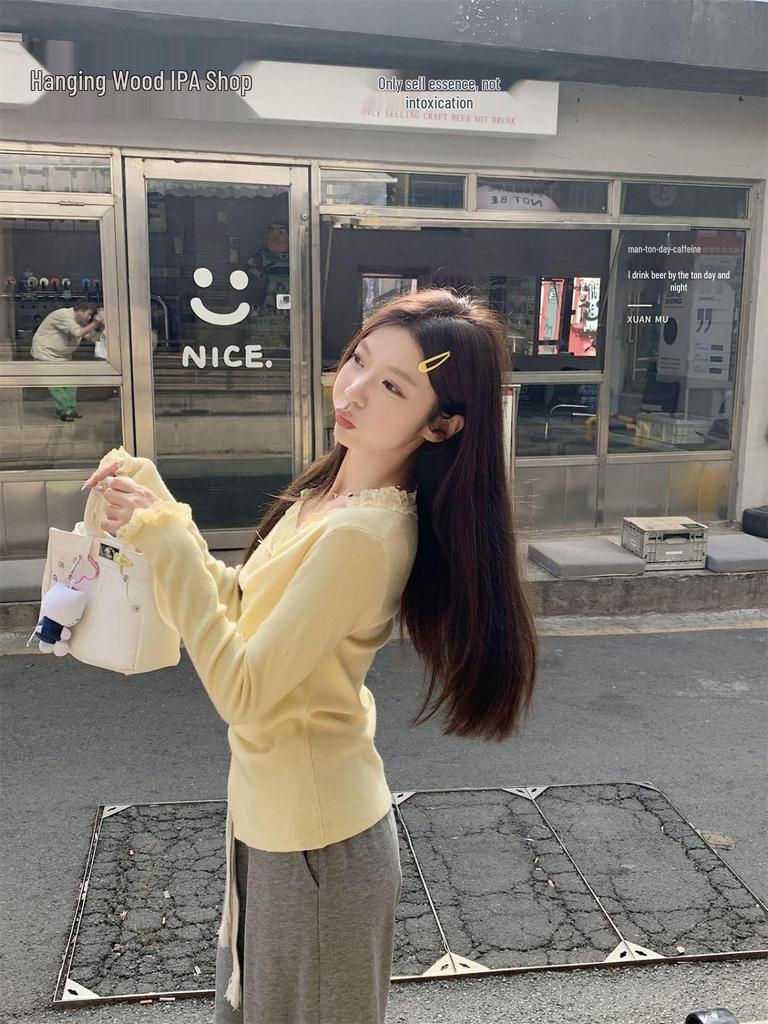 Women's V-Neck French Lace Patchwork Pleated Sweater for Autumn/Winter