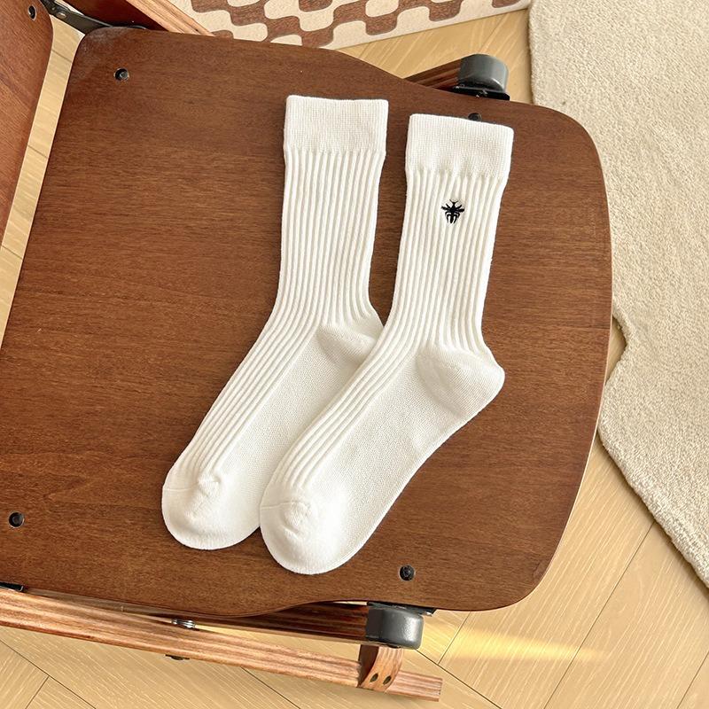Female Autumn and Winter Pure Cotton Embroidery Small Bee Pit Tide Stripe In The Tube Pile Socks