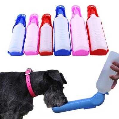 Tragbarer Welpen-Katzenfutterspender Haustier-Hundewasserflasche Wasserspender Reisebecher Trinknapf