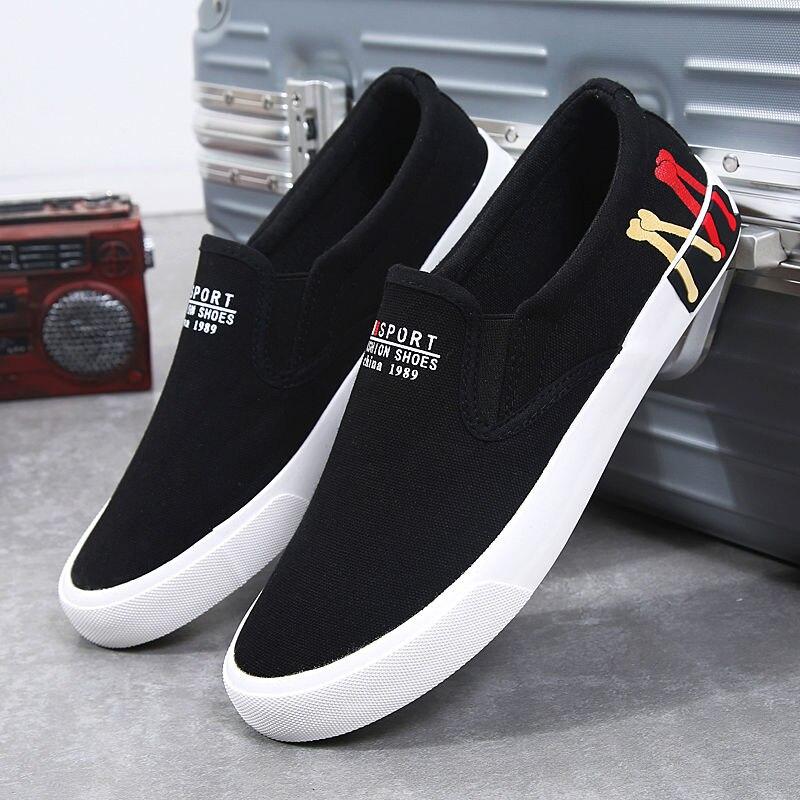black canvas tennis shoes