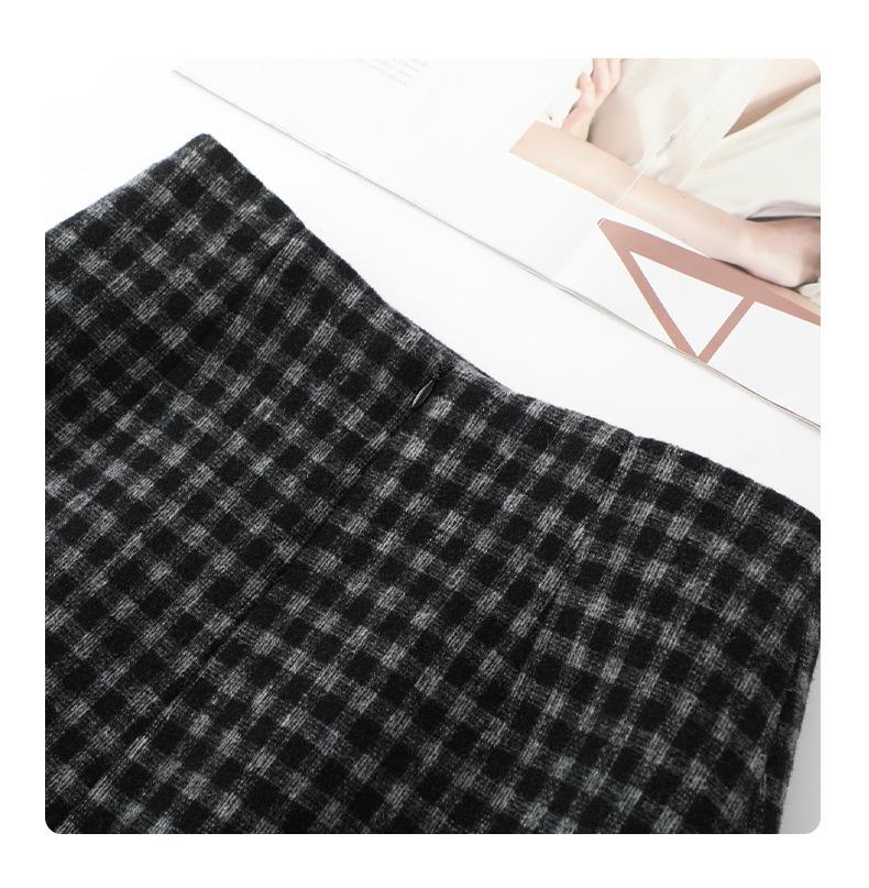 Winter 2025 Women's High-Waisted Wool Plaid A-Line Mid-Length Skirt