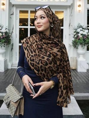 Sonnenschutz Voile Dünner Damen Schal Sommer Hijab Klassische Leopardenmuster Schals Weicher Damen Foulard Viskose Damen Wickeltücher
