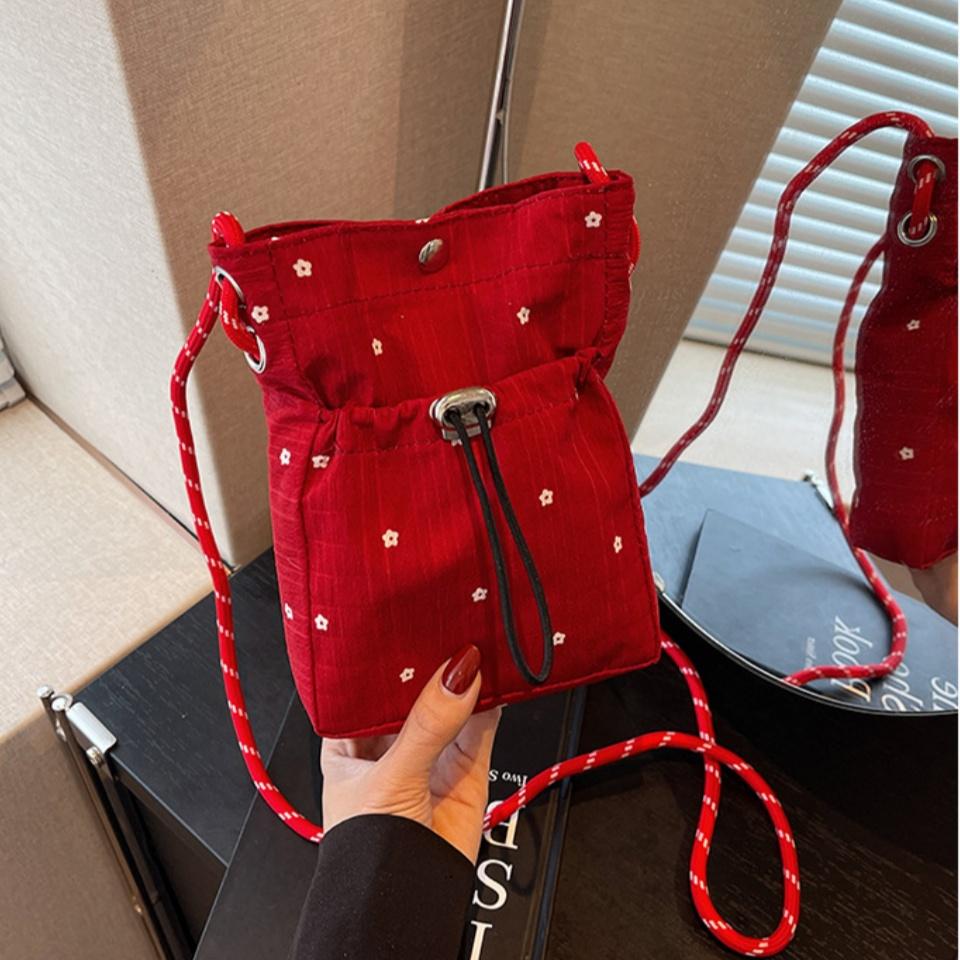 Wrinkled Cloud Bag New Summer Versatile Casual Gentle And Sweet One Shoulder Crossbody Phone Bag Daily Matching