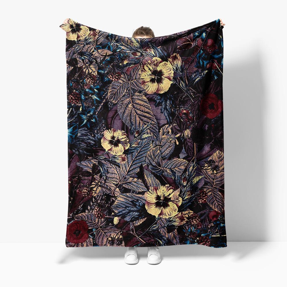 Velvet Throw Blanket Floral Dark Red Black Rose Pattern Sofa Bed Decorative Throw Blanket for Home Living Room 75x90cm