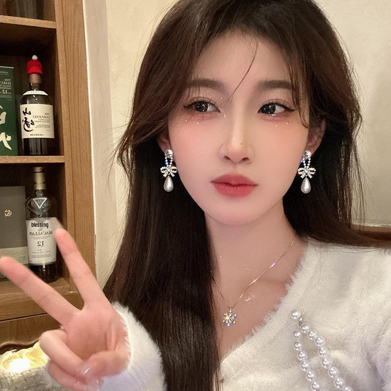 Würziges Mädchen Ohrklemme & Ohrstecker Set: Nischen-Kalter Stil für Frauen, Herbst/Winter 2023