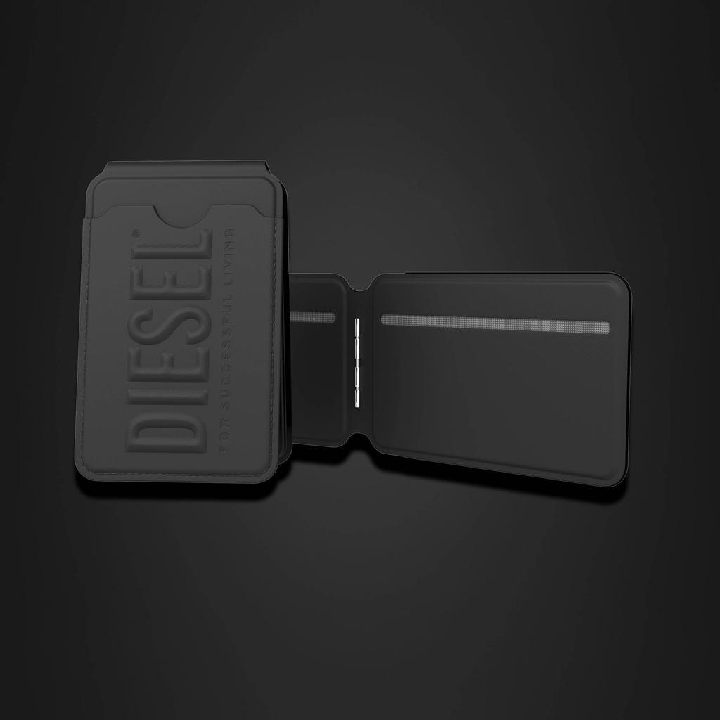 DIESEL Držák na karty se stojánkem, kompatibilní s MagSafe, magnetický design a 3D logo značky (Diesel/Černá)