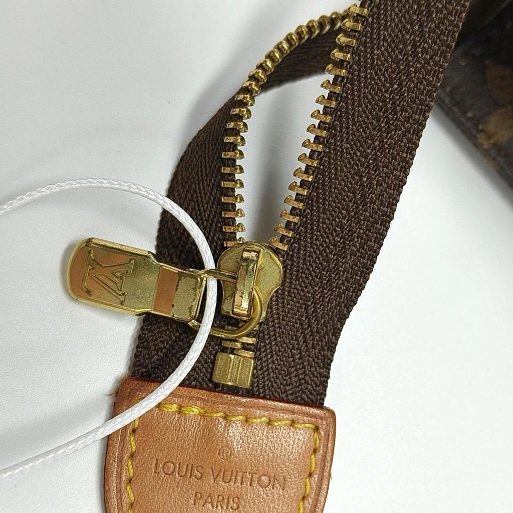 [Pre-Owned] Poche Toilette 19 Classic Monogram Versatile Portable Canvas Toiletry Bag Clutch - Good #5AKDNI