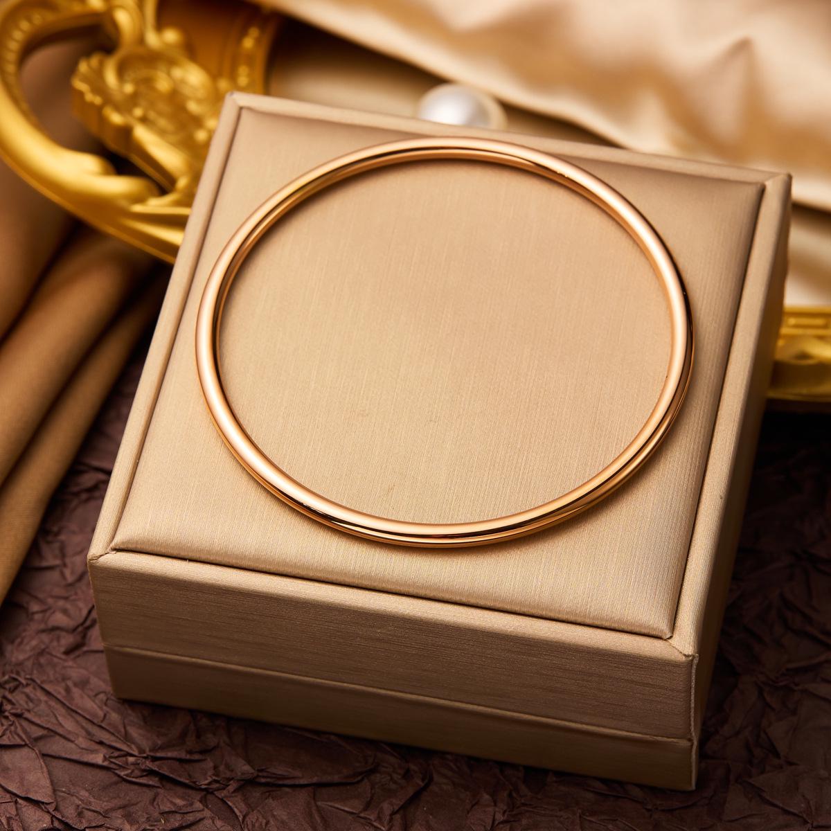 

Новый модный браслет из титановой стали с невыцветающим покрытием для женщин - Универсальные тренды европейского стиля