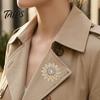 Decorative Coat Brooch Sparkling Rhinestone Sunflower Brooch, Golden Plated Floral Lapel Pin Pin, Dainty Clothing Jewelry Accessory for Women