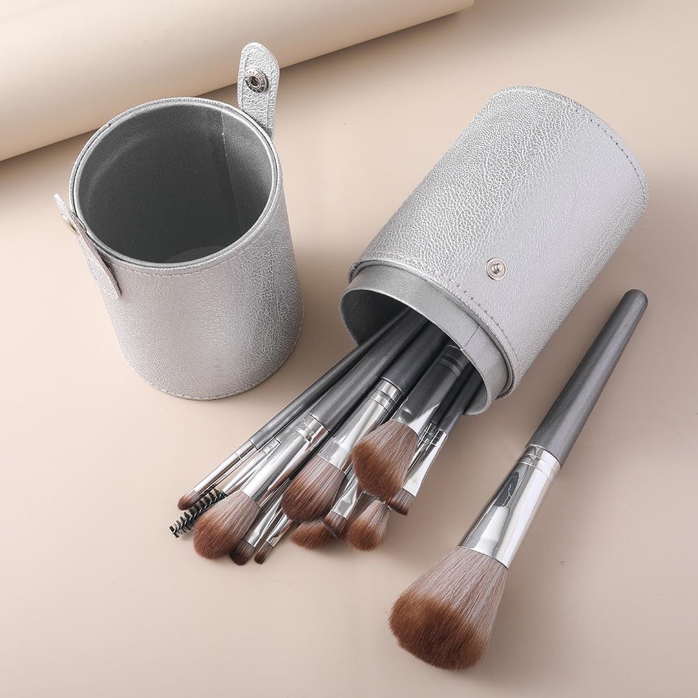 First Meeting 14-Piece Makeup Brush Set: Includes Loose Powder, Eyeshadow, Foundation, and Concealer Brushes with Soft Bristles.
