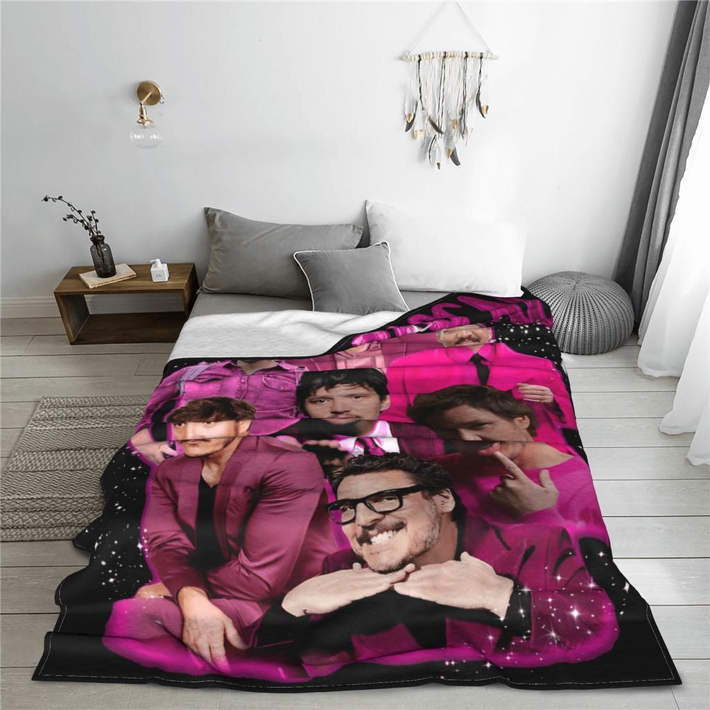 Pedro Pascal Knuffel Deken Jongen Meisje in Roze Flanellen Plaid Voor Woonkamer Super Zacht Aangepaste Kwaliteit Dekbed Cadeau Idee