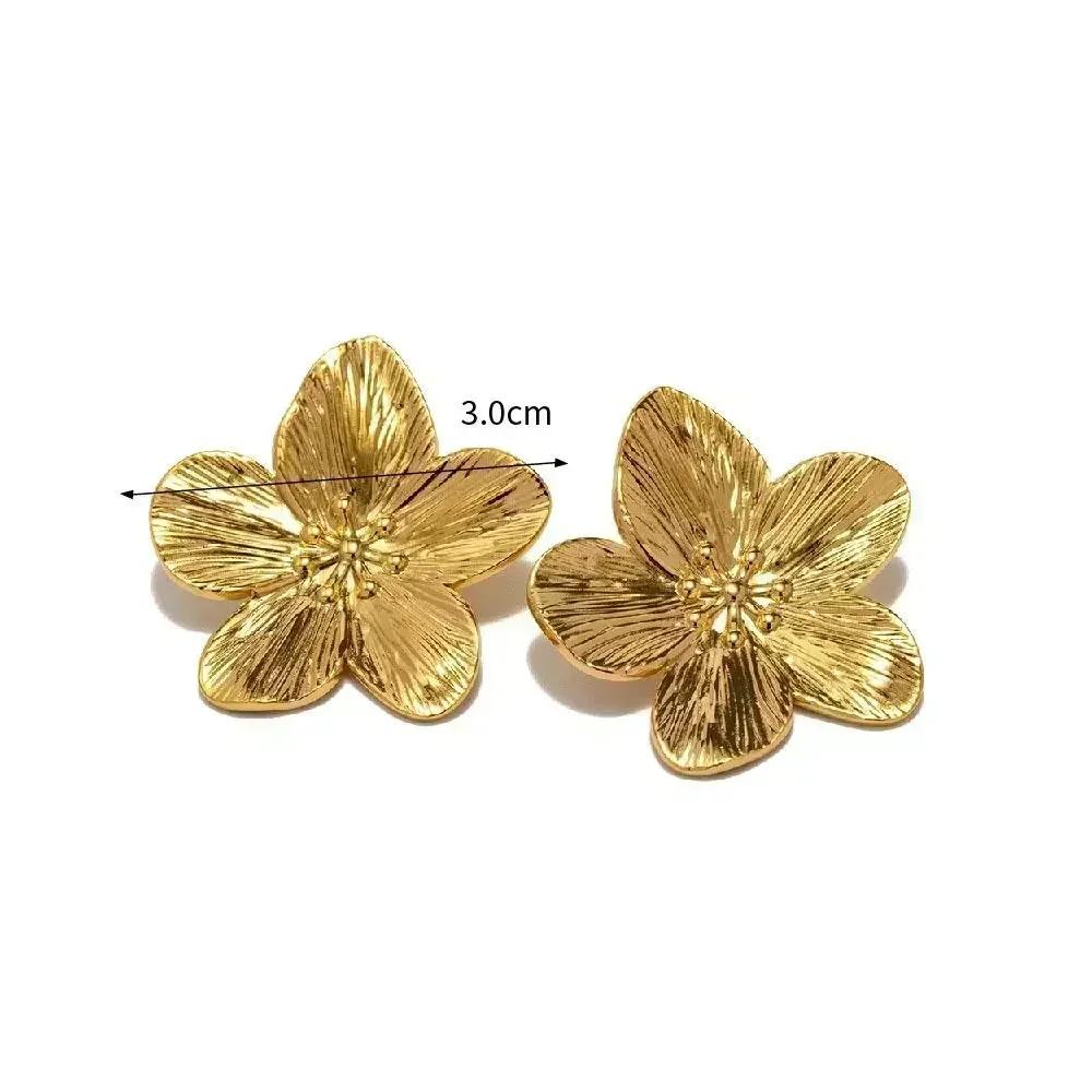 Exaggerated Three-dimensional Pleated Metal Flower Choker Collar Personalized Flower Necklace