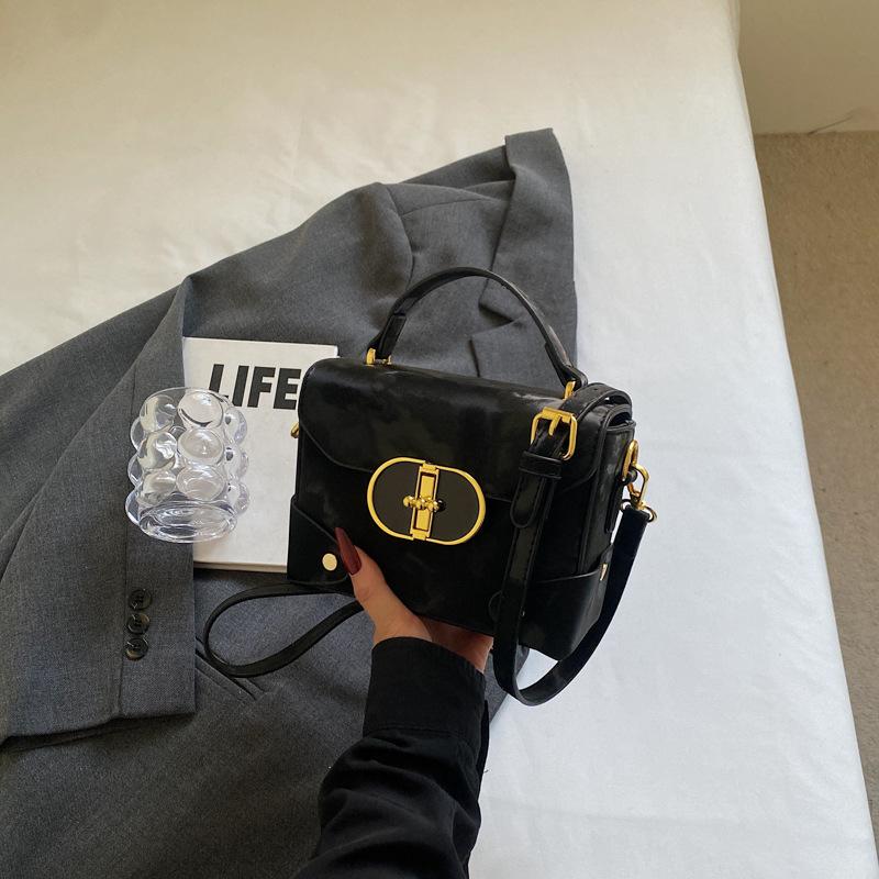 Vielseitige kleine Tasche Damen 2025 neu Schloss kleine quadratische Tasche Taschen Styling-Tasche Schulter Messenger Bag