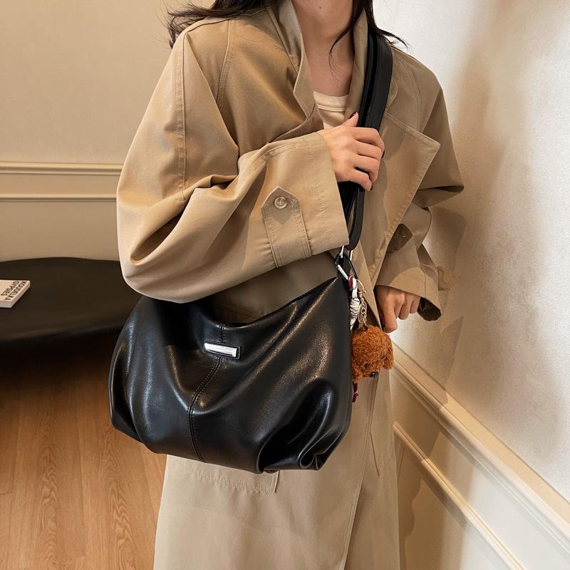 This year's popular niche design bag 2025 new women's bag autumn fashion trend messenger bag shoulder tote bag