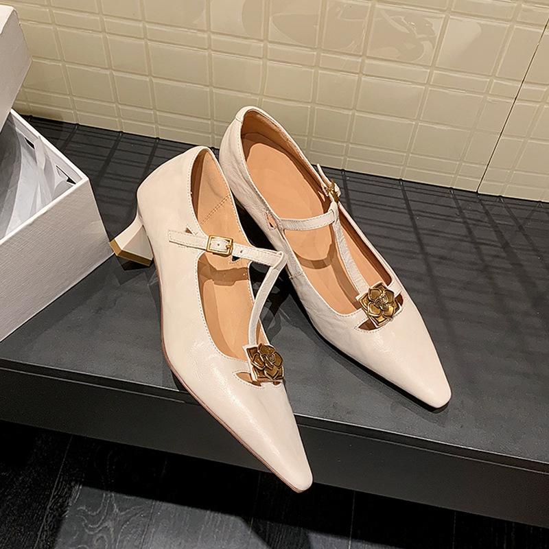 

~ Temperament Celebrity Style Metal Flower Mary Jane Shoes Women s 2025 Spring and Summer T-Strap Small Square Head Single Shoes with Skirt 39