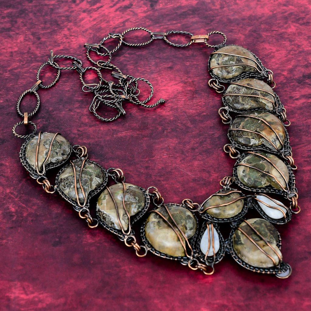 Collier Fossil d'Ammonite Fil de Cuivre Enroulé Bijoux en Pierre de Lune Collier Réglable
