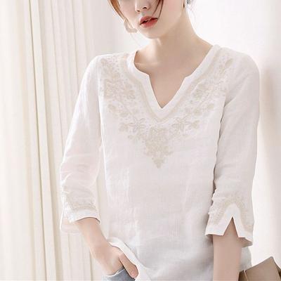 V-neck Shirt for Women Exquisite Handmade Heavy-duty Floral Embroidery Loose Fit Medium Length Curved Collar White 7-inch Sleeve T-shirt
