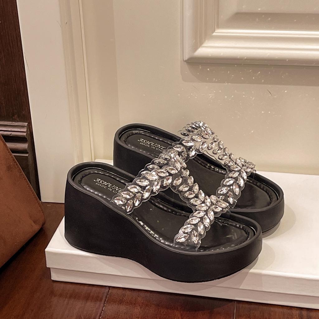 Thick-soled Cool Slippers Women's 2025 New Summer Wear Rhinestone Wedge Sandals Small Man with Skirt Fairy One-word Drag