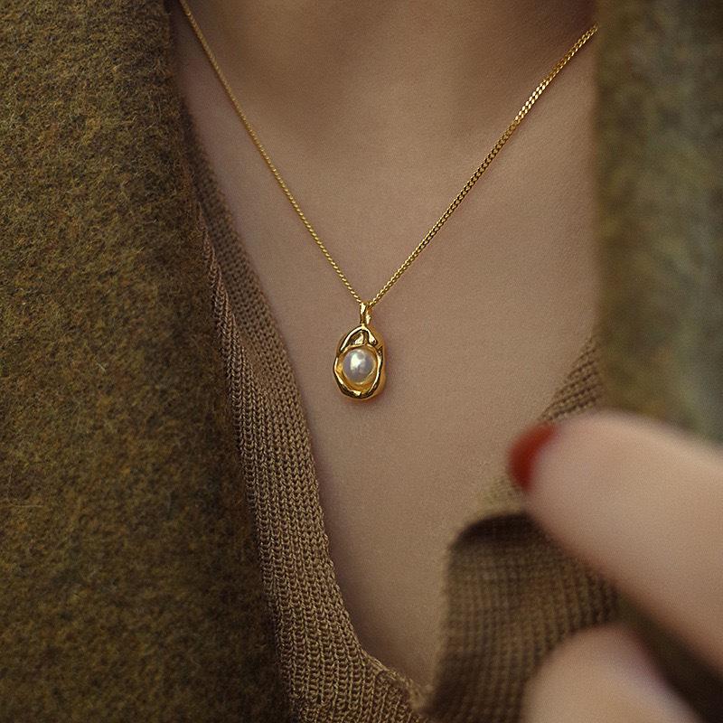 Copper-Plated Gold Pendant with Irregular Ingot and Pea Pearl - Elegant High-End Style Accessory