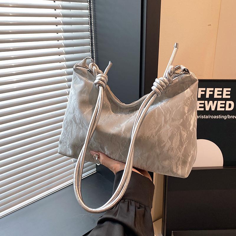 Fashionable Minimalist Design Medium Size Pu Tote Bag For Women Available In Four Colors