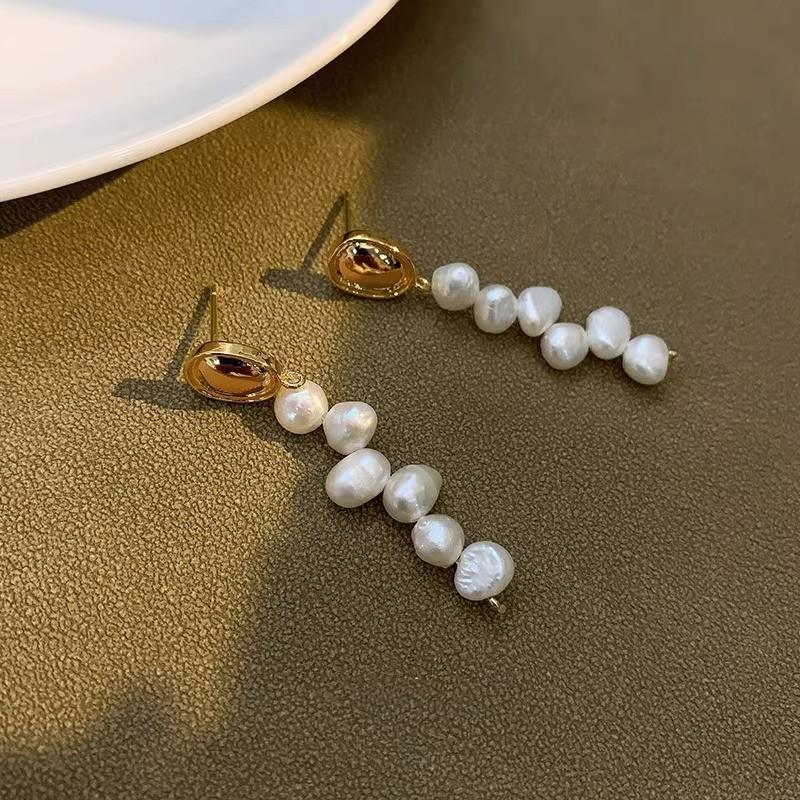 Baroque Special-shaped Freshwater Pearl Earrings Women's Fashion Temperament Elegant Long Petal Pearl Fringed Stud Earrings