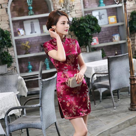 Damen Sommer Cheongsam Stehkragen Pflaumenblütendruck Kurze Ärmel Geteilter Saum Qipao Slim Fit Retro Chinesischer Stil Über Knie Länge Hochzeit