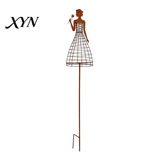 Decorative Outdoor Yard Ornament Vintage Metal Lady Trellis, Iron Girl Shaped Garden Plant Support Stake, Rustproof Flower Stand Climbing Vine Art for