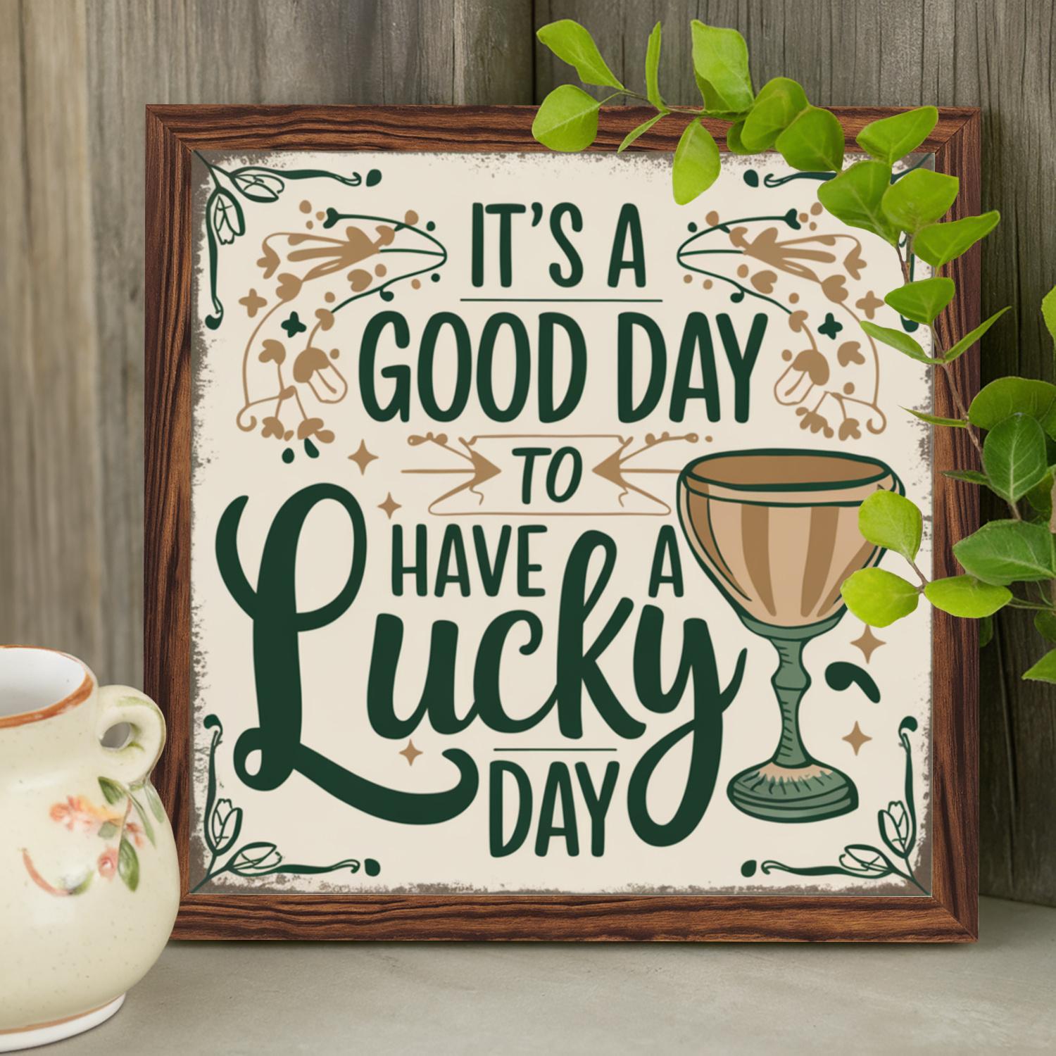 

Lucky Day Wooden Wall Plate -8x 8 inches, retro style St. Patrick s Day decoration, perfect gift, suitable for interior