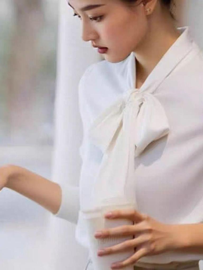 Autumn 2025 French Chic White Ribbon Bow Blouse for Women
