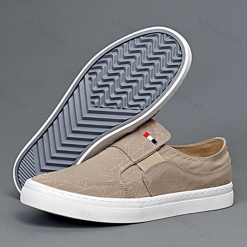 Fashion Mens Casual Shoes Cloth Flat Shoes Autumn 2025 New Male Sneakers Men Classics Luxury Design Canvas Skate Shoe Zapatillas Hombre
