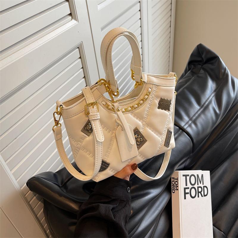 Premium textured bag women's trendy versatile new niche diamond badge single shoulder messenger bag portable tote bag