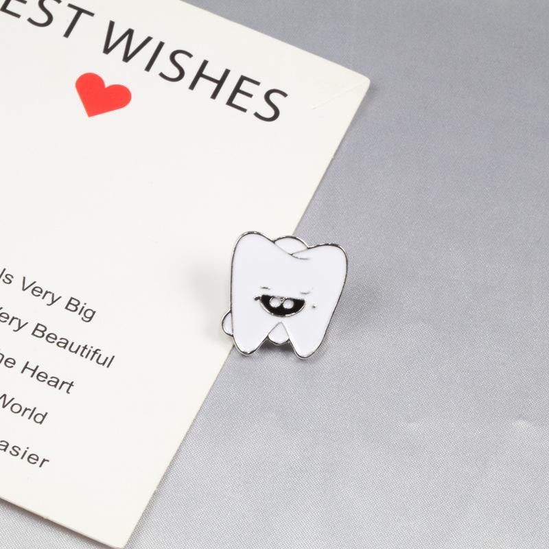 Quirky Teeth Enamel Pin: Fun Cartoon Dentist Brooch for Clothes or Hats
