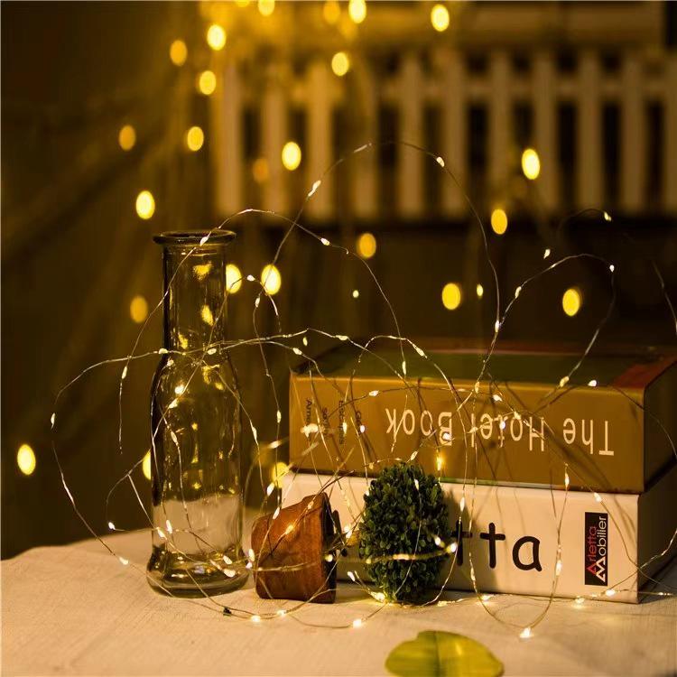 Ghirlandă Luminoasă Impermeabilă cu 8 Funcții cu Telecomandă – Lumini Decorative LED cu Fir de Cupru Alimentate cu Baterii