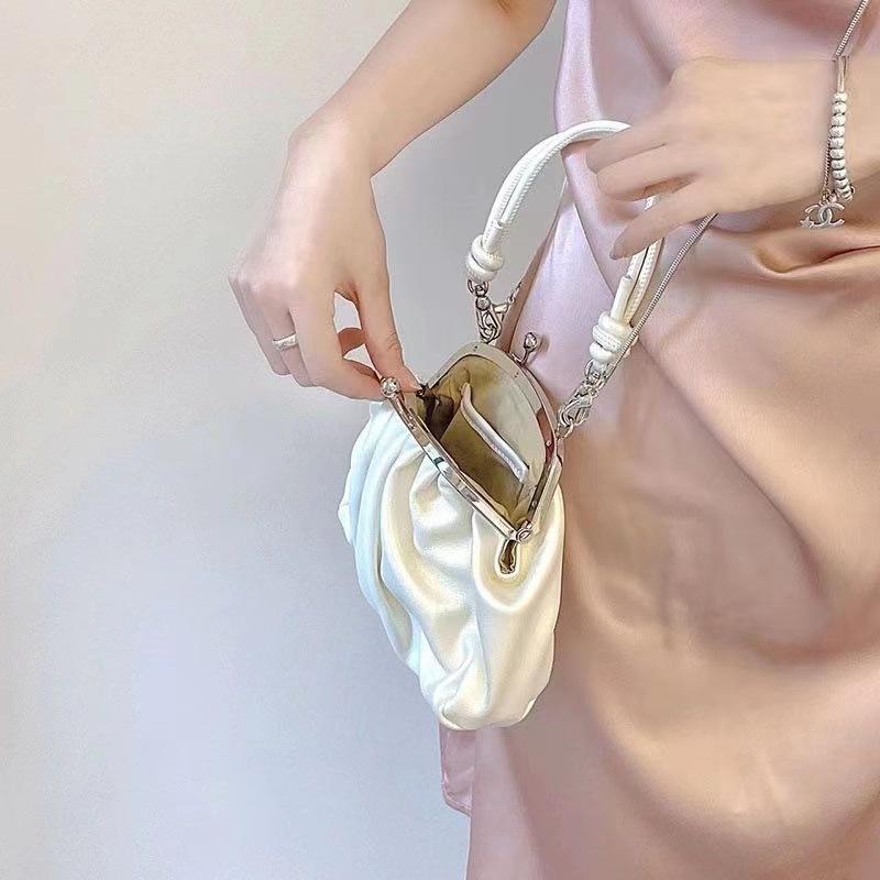 New Girl Cute Pleated Clip Gift Bag High-end Chain Bag Portable Messenger Bag Dumpling Bag